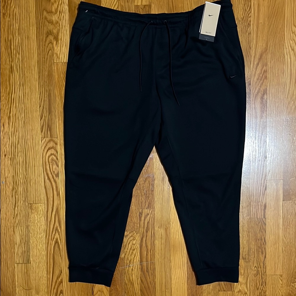 Nike Black Tapered Sweatpants Joggers